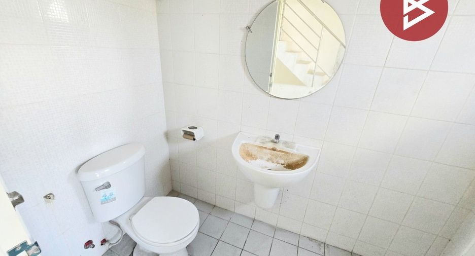 Local comercial en venta de 2 habitaciones en Mueang Nakhon Pathom, Nakhon Pathom