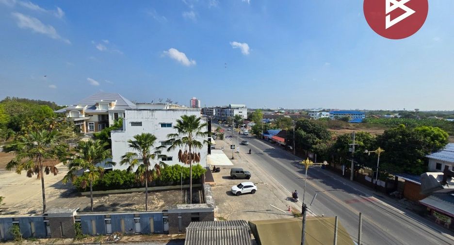 Local comercial en venta de 2 habitaciones en Mueang Nakhon Pathom, Nakhon Pathom