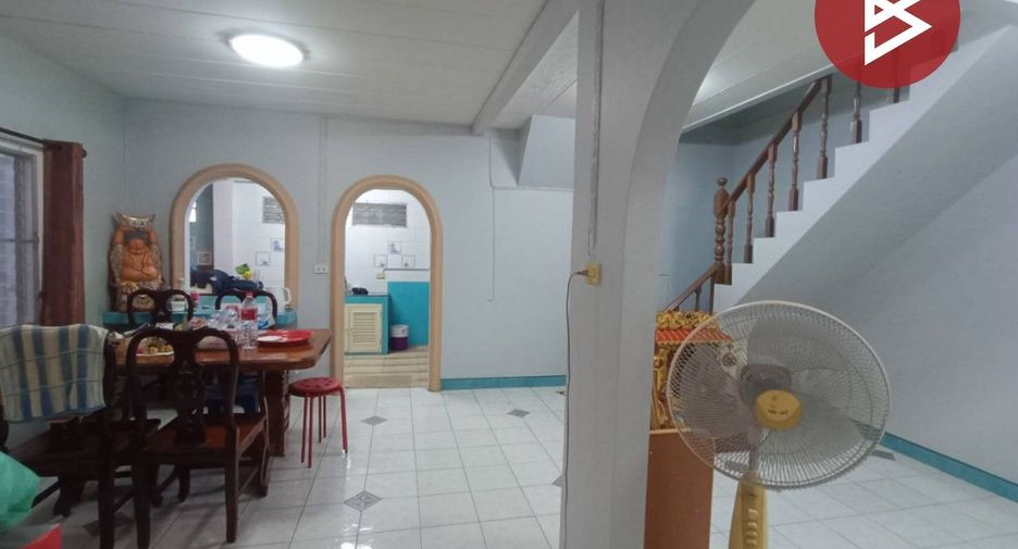 À vendre 3 chambres maison de ville à Bang Khun Thian, Bangkok