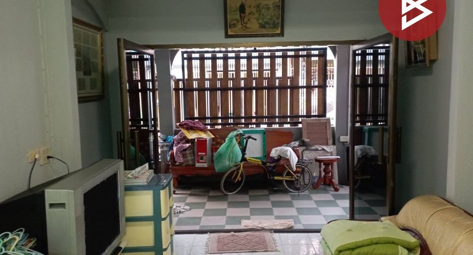 À vendre 3 chambres maison de ville à Bang Khun Thian, Bangkok