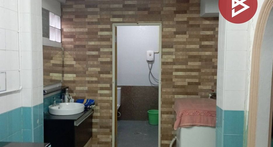 À vendre 3 chambres maison de ville à Bang Khun Thian, Bangkok