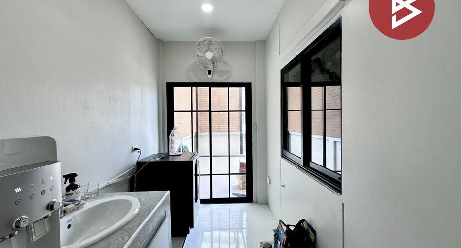 出售 4 卧室 独立屋 在 Mueang Chon Buri, Chon Buri
