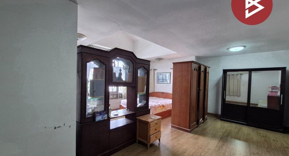 For sale 4 bedrooms house in Mueang Nonthaburi, Nonthaburi