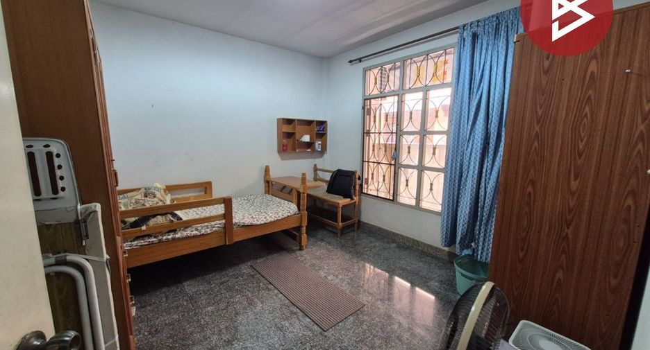 For sale 4 bedrooms house in Mueang Nonthaburi, Nonthaburi