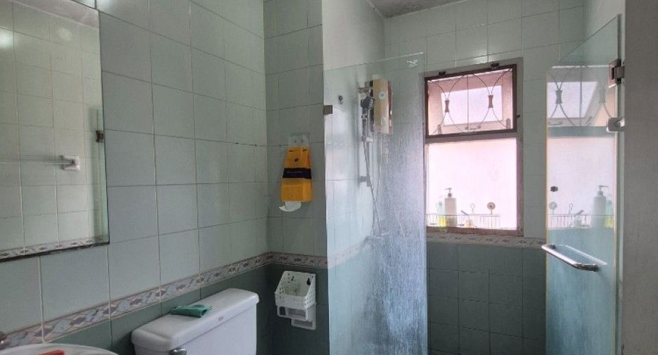 For sale 4 bedrooms house in Mueang Nonthaburi, Nonthaburi