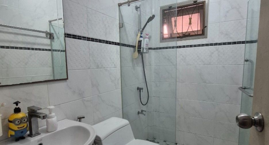 For sale 4 bedrooms house in Mueang Nonthaburi, Nonthaburi