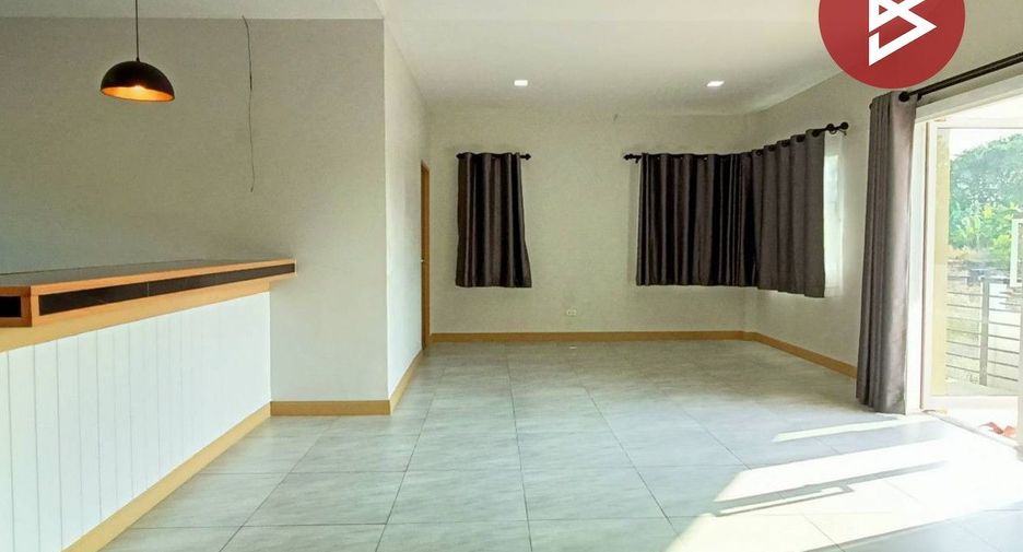 For sale 3 bedrooms house in Mueang Nakhon Sawan, Nakhon Sawan