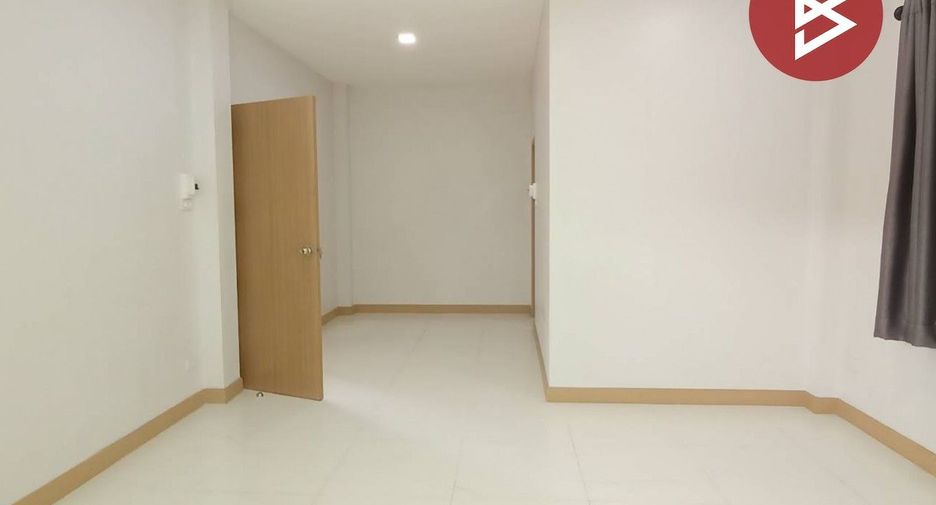 For sale 3 bedrooms house in Mueang Nakhon Sawan, Nakhon Sawan