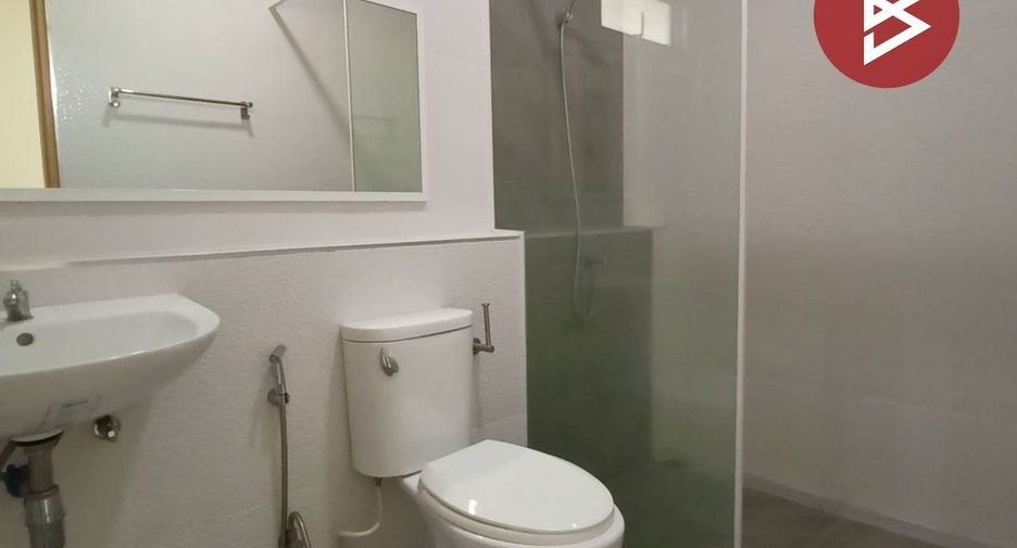 For sale 3 bedrooms house in Mueang Nakhon Sawan, Nakhon Sawan