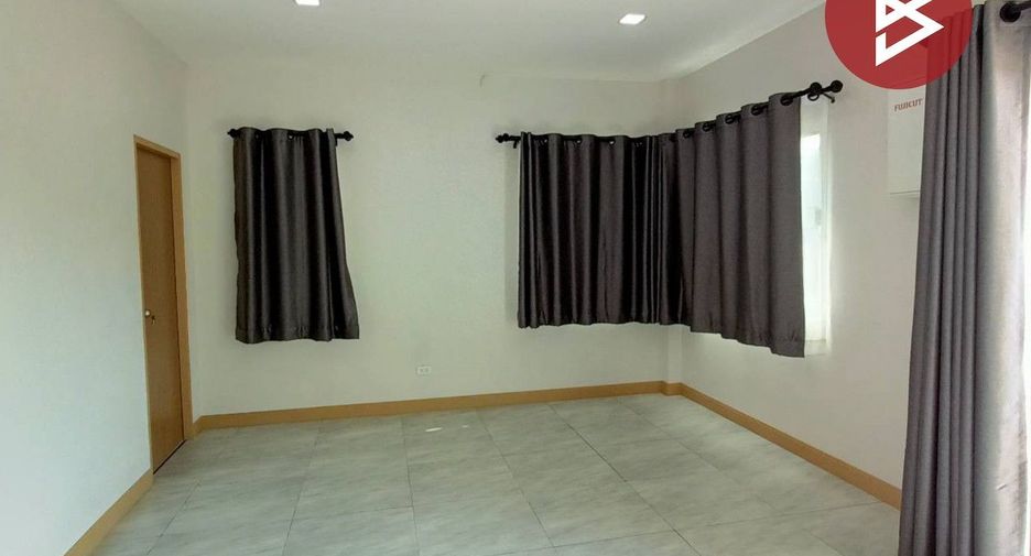 For sale 3 bedrooms house in Mueang Nakhon Sawan, Nakhon Sawan