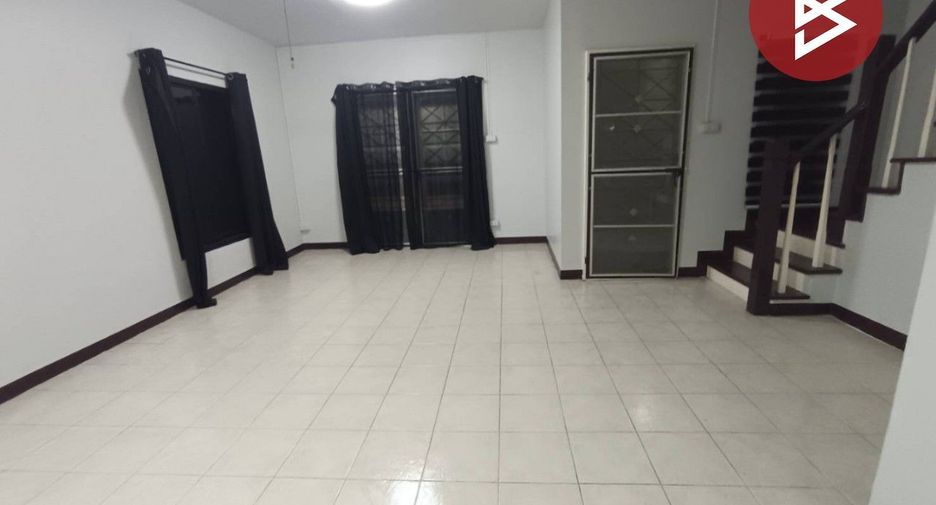 For sale 3 bedrooms townhouse in Mueang Samut Prakan, Samut Prakan