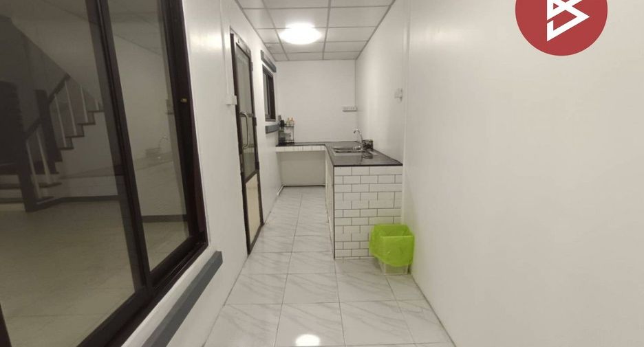 For sale 3 bedrooms townhouse in Mueang Samut Prakan, Samut Prakan
