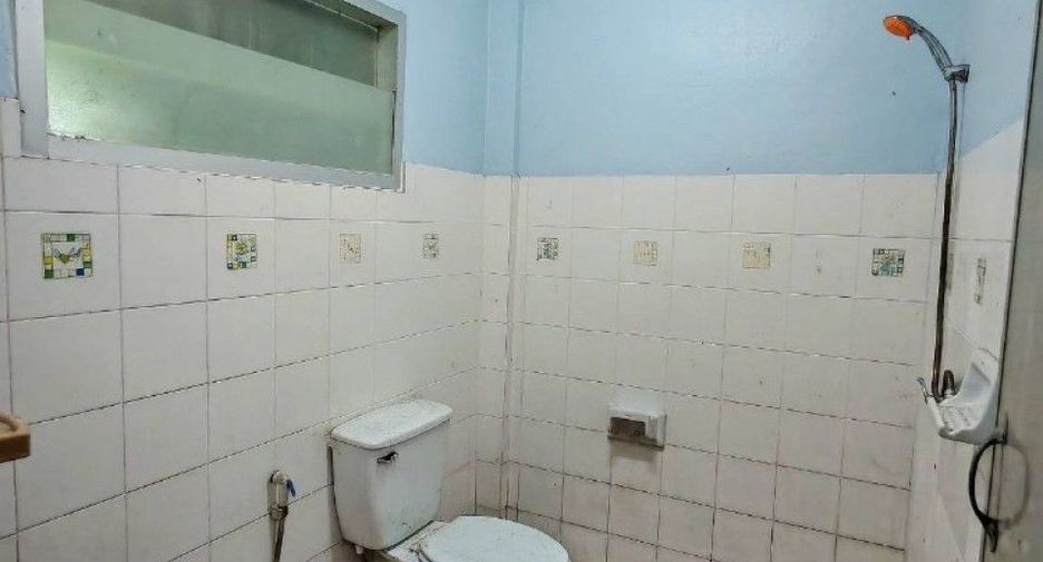 Reihenhaus zum Kauf mit 4 Zimmer in Mueang Samut Sakhon, Samut Sakhon
