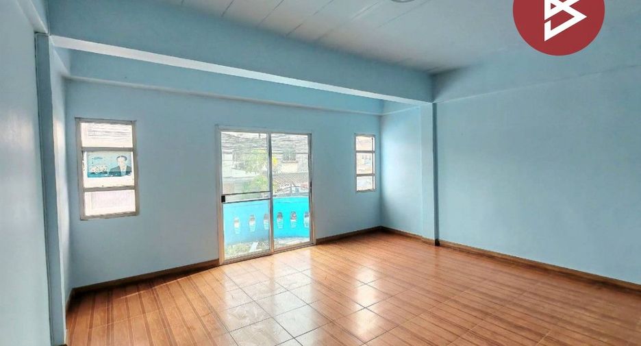 Reihenhaus zum Kauf mit 4 Zimmer in Mueang Samut Sakhon, Samut Sakhon