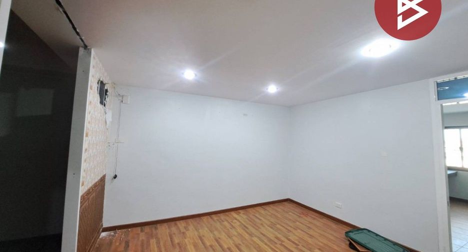 For sale 5 bedrooms retail Space in Chum Saeng, Nakhon Sawan