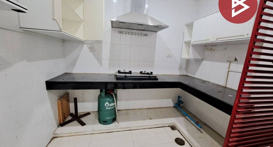For sale 5 bedrooms retail Space in Chum Saeng, Nakhon Sawan
