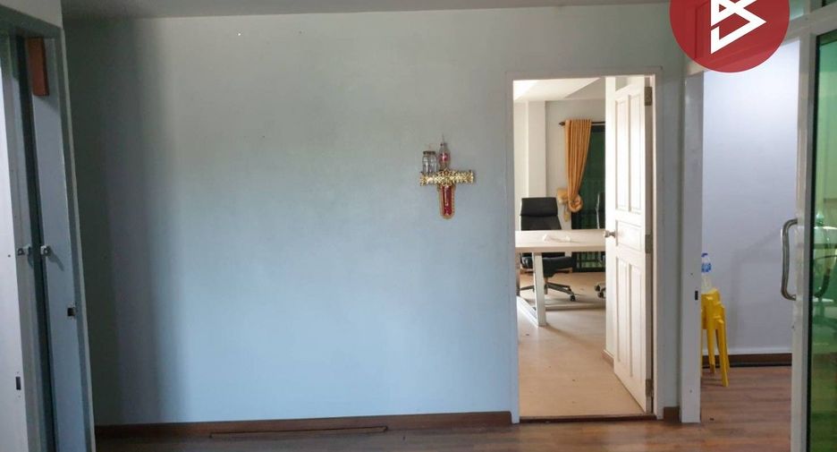 For sale 5 bedrooms retail Space in Chum Saeng, Nakhon Sawan