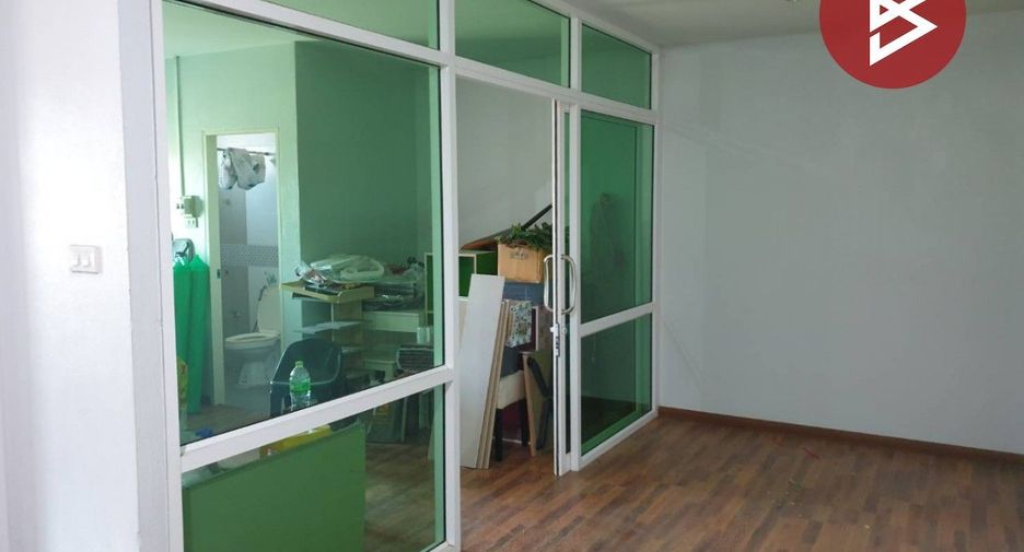 For sale 5 bedrooms retail Space in Chum Saeng, Nakhon Sawan
