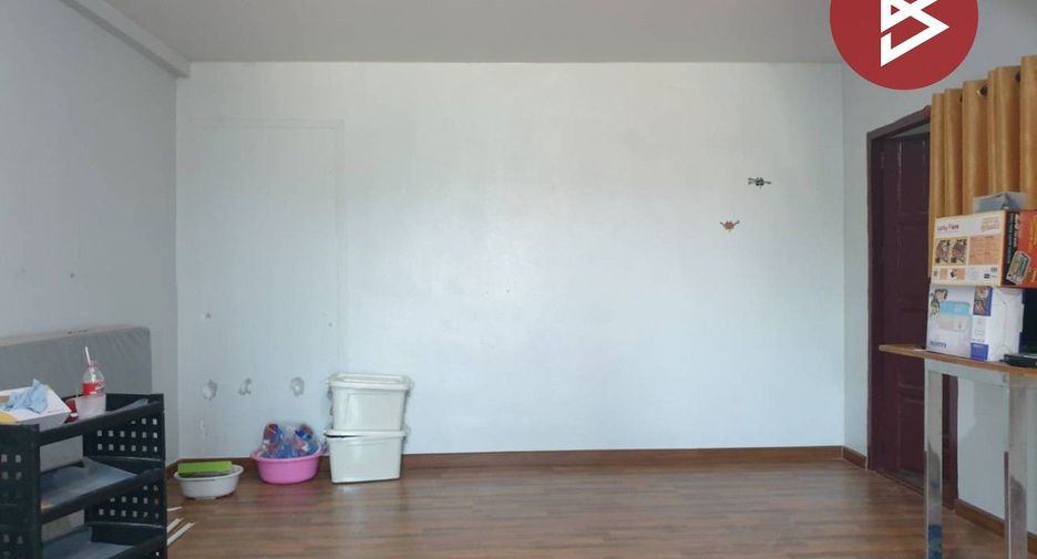 For sale 5 bedrooms retail Space in Chum Saeng, Nakhon Sawan