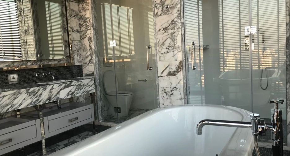 Wohnung zur Miete und zum Kauf mit 3 Zimmer in Sathon, Bangkok