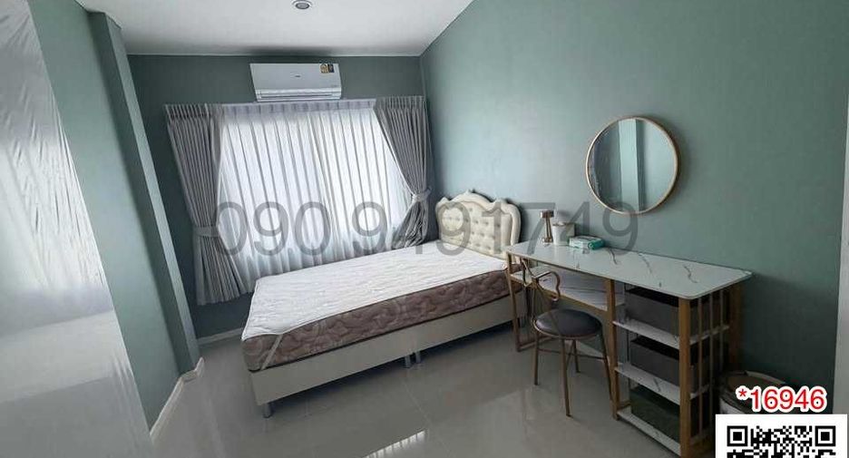 For rent 4 bedrooms townhouse in Khlong Sam Wa, Bangkok