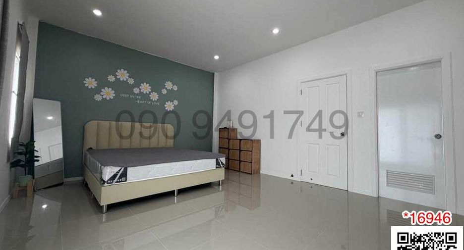 For rent 4 bedrooms townhouse in Khlong Sam Wa, Bangkok