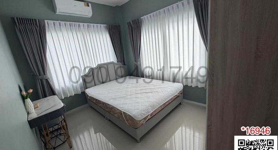 For rent 4 bedrooms townhouse in Khlong Sam Wa, Bangkok