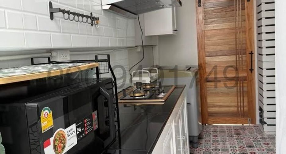 For rent 4 bedrooms townhouse in Khlong Sam Wa, Bangkok
