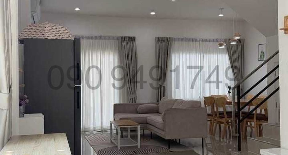 For rent 4 bedrooms townhouse in Khlong Sam Wa, Bangkok