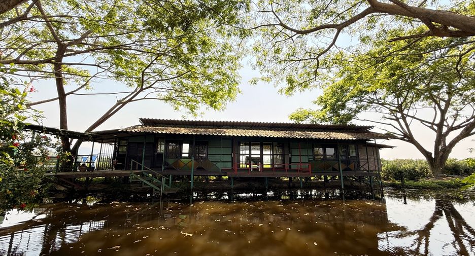 Local comercial en venta de 13 habitaciones en Mae Taeng, Chiang Mai