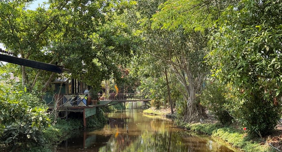 Local comercial en venta de 13 habitaciones en Mae Taeng, Chiang Mai