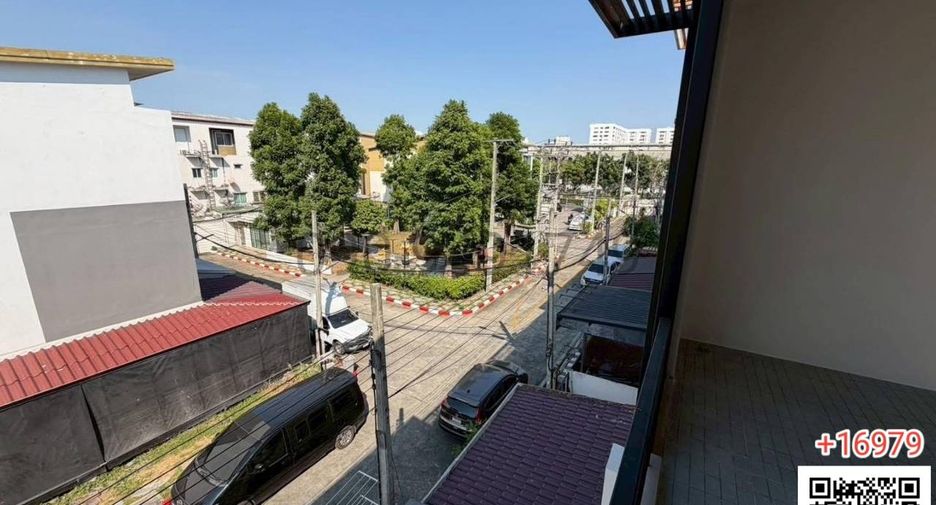 出售 3 卧室 联排别墅 在 Bang Khen, 曼谷