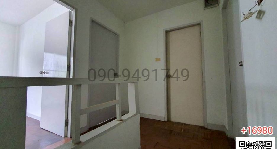 For sale 3 bedrooms townhouse in Mueang Samut Prakan, Samut Prakan