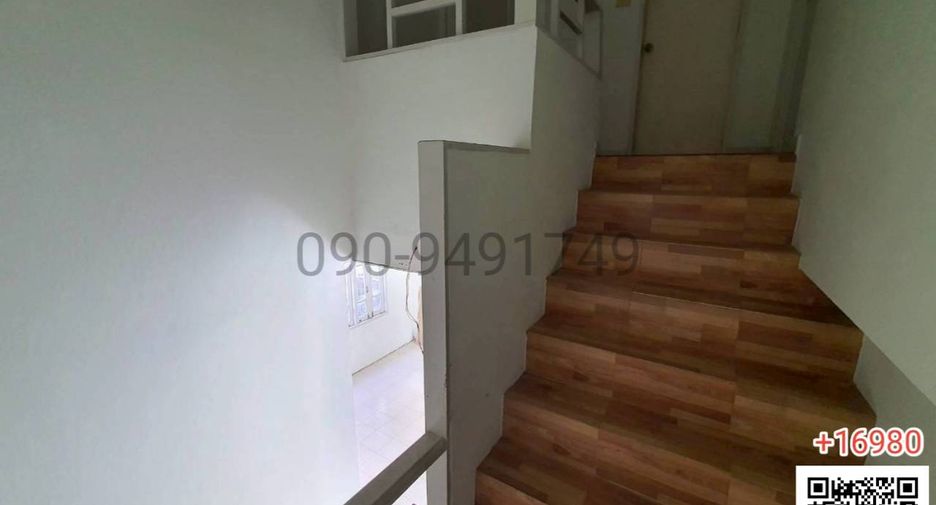 For sale 3 bedrooms townhouse in Mueang Samut Prakan, Samut Prakan