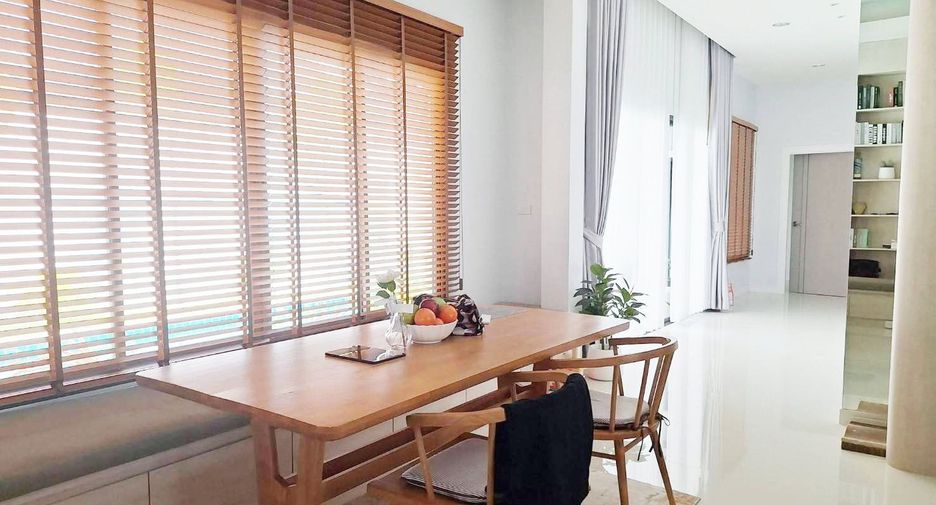 For rent and for sale 3 bedrooms villa in Bang Lamung, Chonburi