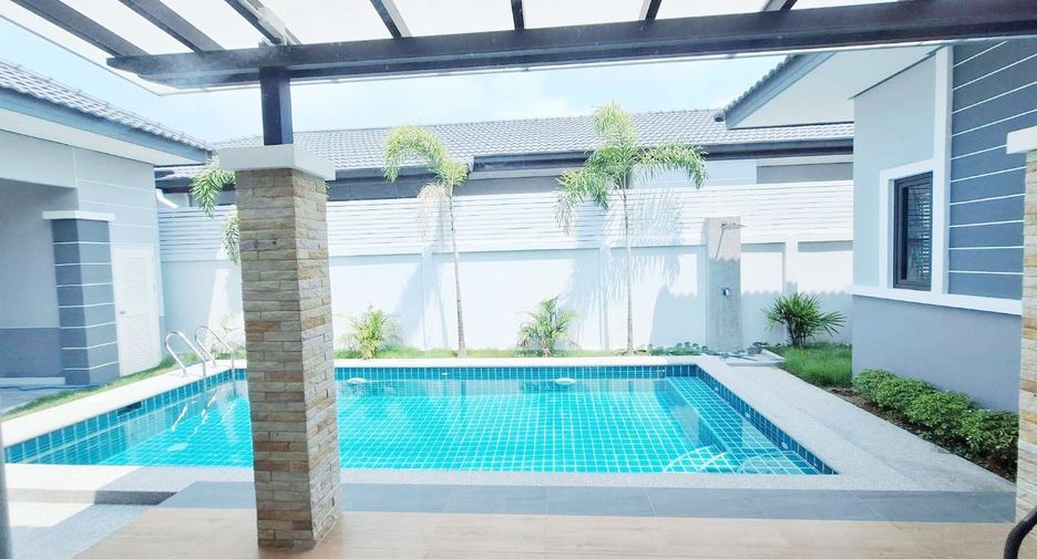 For rent and for sale 3 bedrooms villa in Bang Lamung, Chonburi