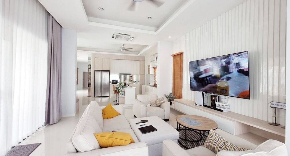 For rent and for sale 3 bedrooms villa in Bang Lamung, Chonburi