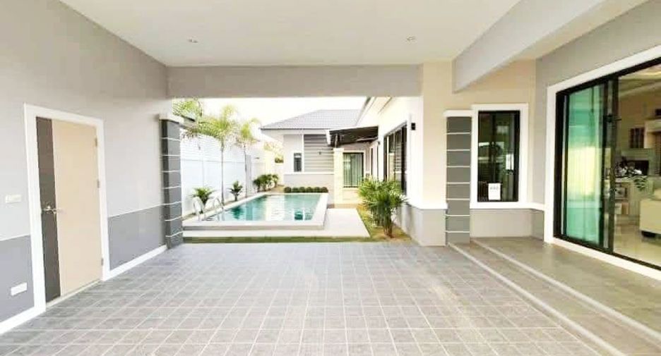 For rent and for sale 3 bedrooms villa in Bang Lamung, Chonburi