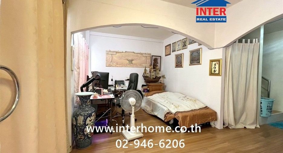 For sale 3 bedrooms townhouse in Min Buri, Bangkok