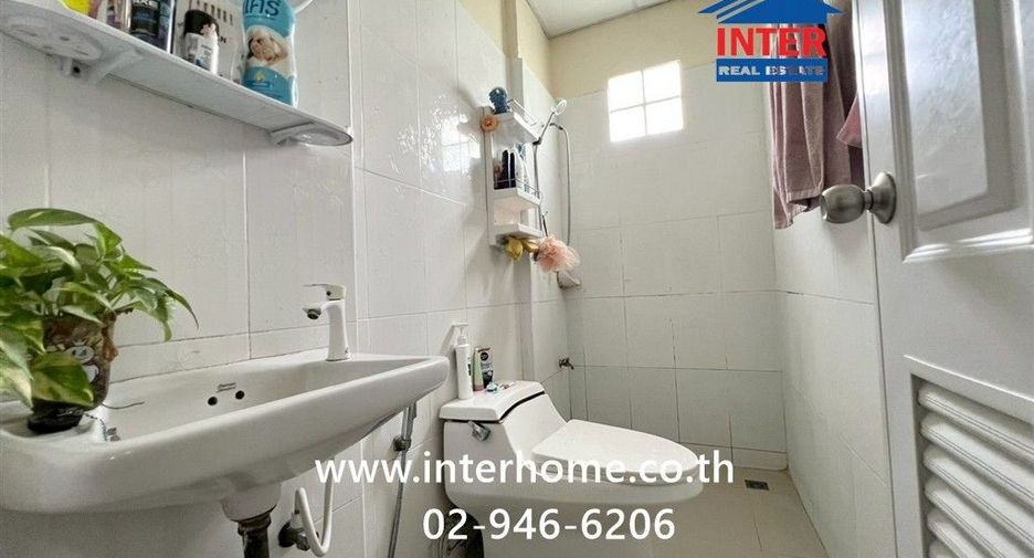 For sale 3 bedrooms townhouse in Min Buri, Bangkok