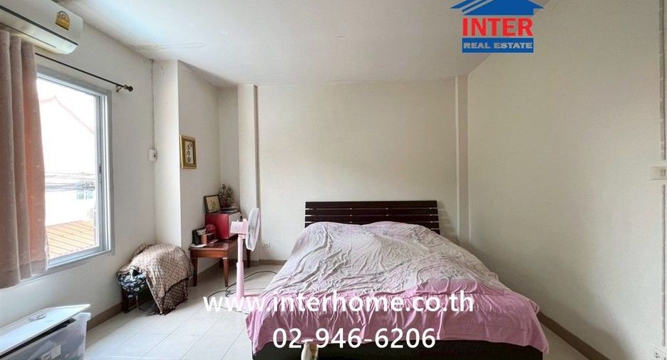 For sale 3 bedrooms townhouse in Min Buri, Bangkok