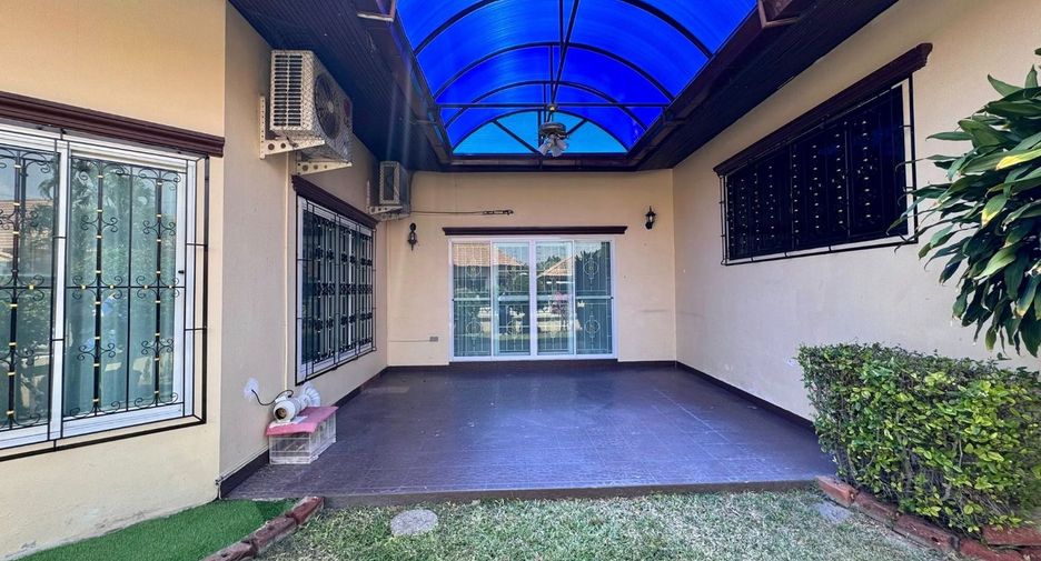 For rent 3 bedrooms villa in Bang Lamung, Chonburi