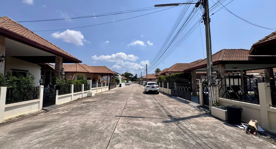 For rent 3 bedrooms villa in Bang Lamung, Chonburi