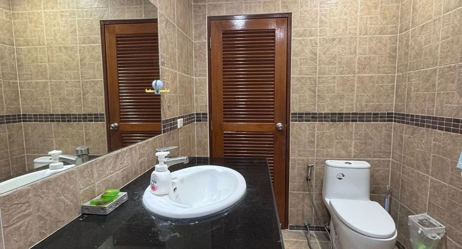 For rent 3 bedrooms villa in Bang Lamung, Chonburi