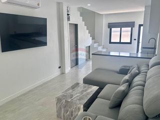 Продажа 2 спальни таунхаус в Самуи, Сураттани