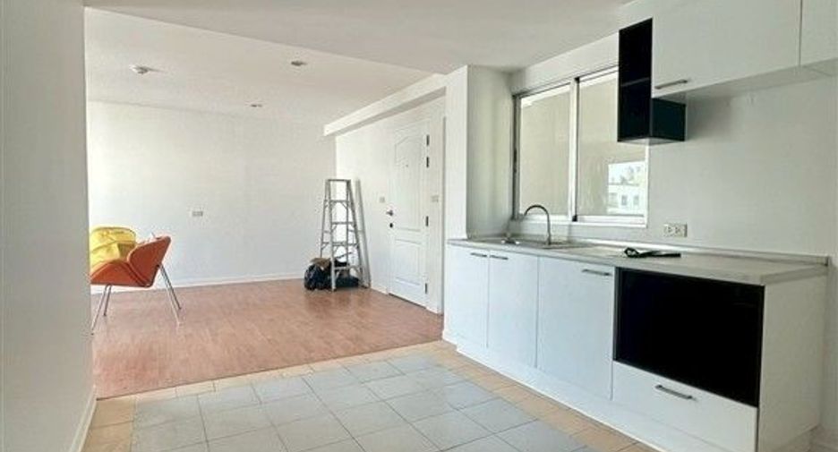 For sale 2 bedrooms condo in Don Mueang, Bangkok