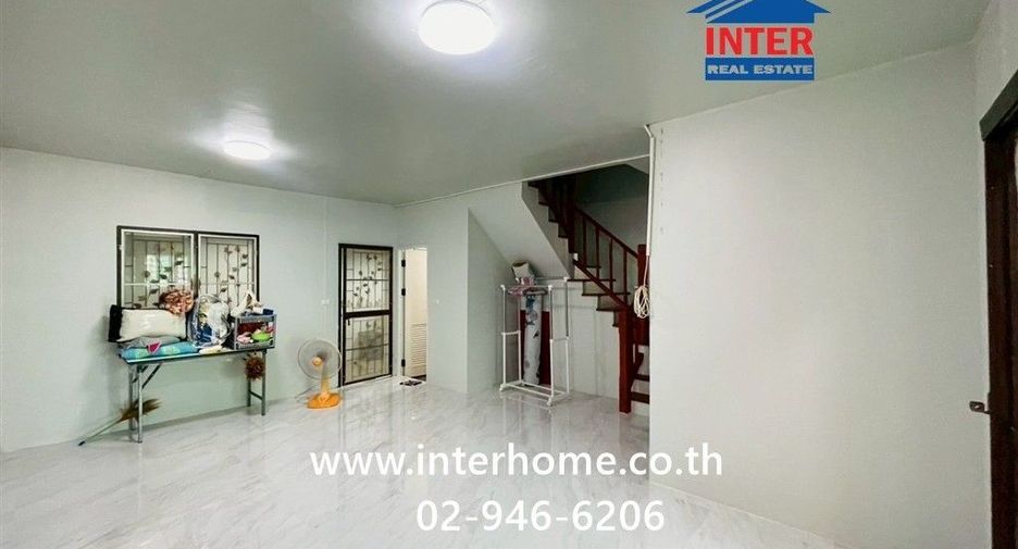 For sale 3 bedrooms townhouse in Mueang Chachoengsao, Chachoengsao