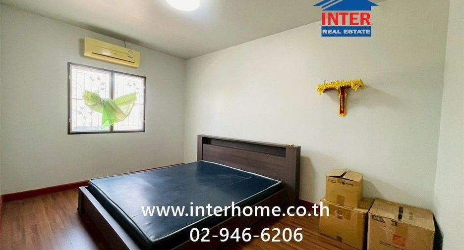 For sale 3 bedrooms townhouse in Mueang Chachoengsao, Chachoengsao