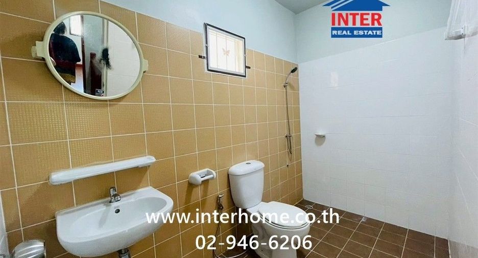 For sale 3 bedrooms townhouse in Mueang Chachoengsao, Chachoengsao