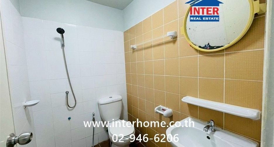 For sale 3 bedrooms townhouse in Mueang Chachoengsao, Chachoengsao